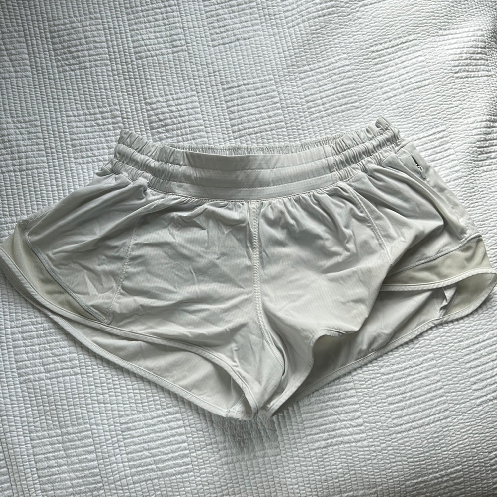 White Lululemon Hotty Hot 2.5” Short